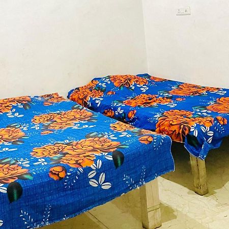 Om Sai Guest House Варанаси Экстерьер фото