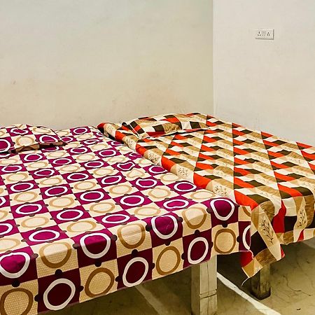 Om Sai Guest House Варанаси Экстерьер фото