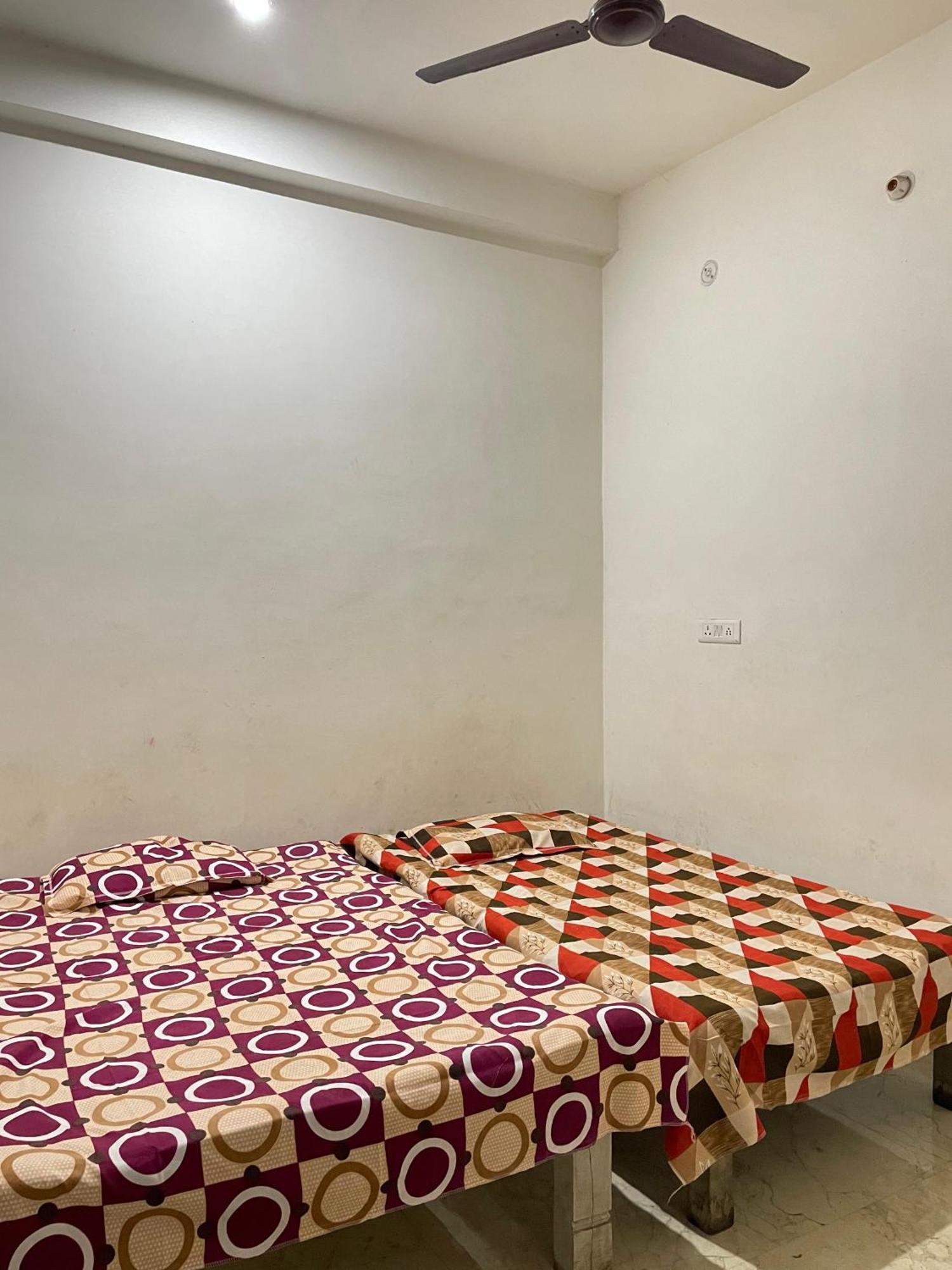Om Sai Guest House Варанаси Экстерьер фото